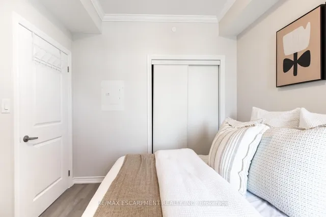 Additional image 19 of 450 Dundas St Unit 303