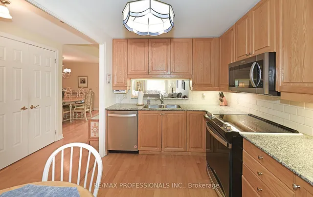 Additional image 12 of 3085 Bloor St Unit 504