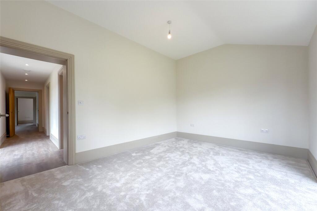 Additional image 12 of Poplars House, Kennel Lane, Kinsbourne Green, Harpenden, Hertfordshire, AL5