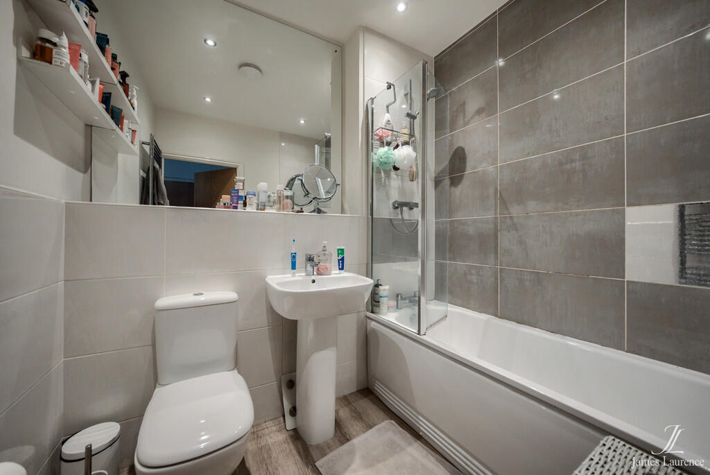 Additional image 5 of Bloomsbury House, Highfield Gardens, 7 Highfield Road