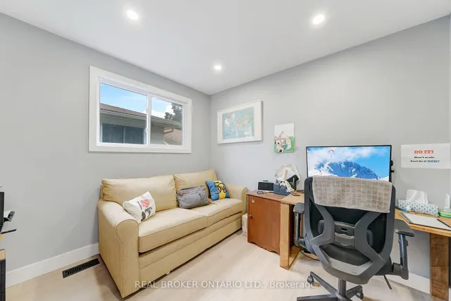 Additional image 19 of 579 Chamberlain Rd