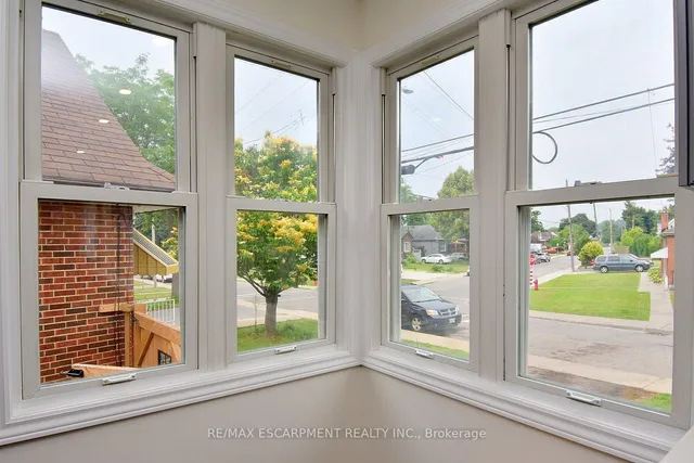 Additional image 17 of 45 Dunkirk Ave