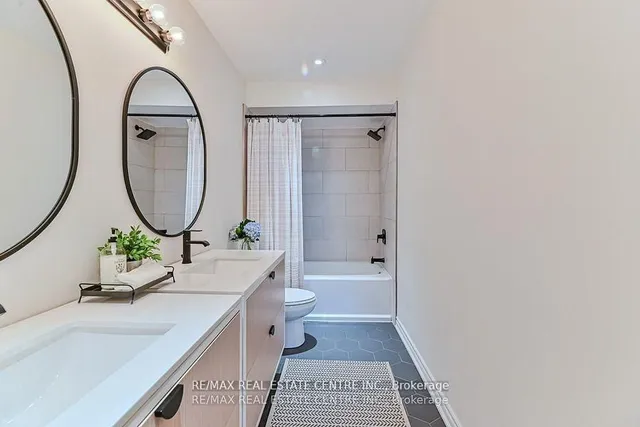 Additional image 29 of 2498 Longridge Cres