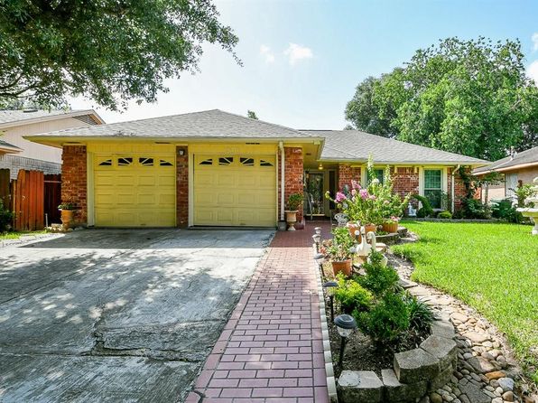 9411 Kingsvalley St, Houston, TX 77075