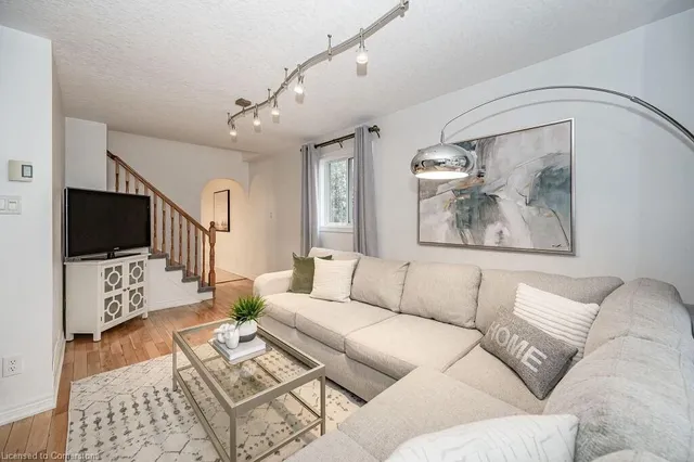 Additional image 3 of 61 Schueller St