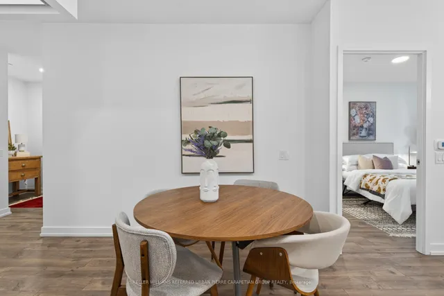 Additional image 16 of 39 Roehampton Ave Unit 408