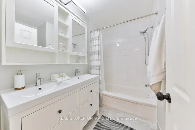 Additional image 18 of 591 Caverhill Cres