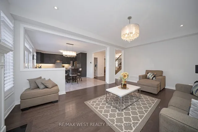 房产图片 17 - 198 Jessie Caverhill Pass