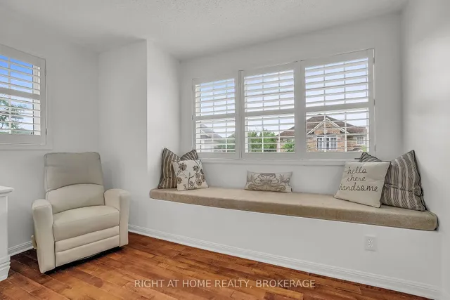 Additional image 30 of 928 Lancaster Blvd