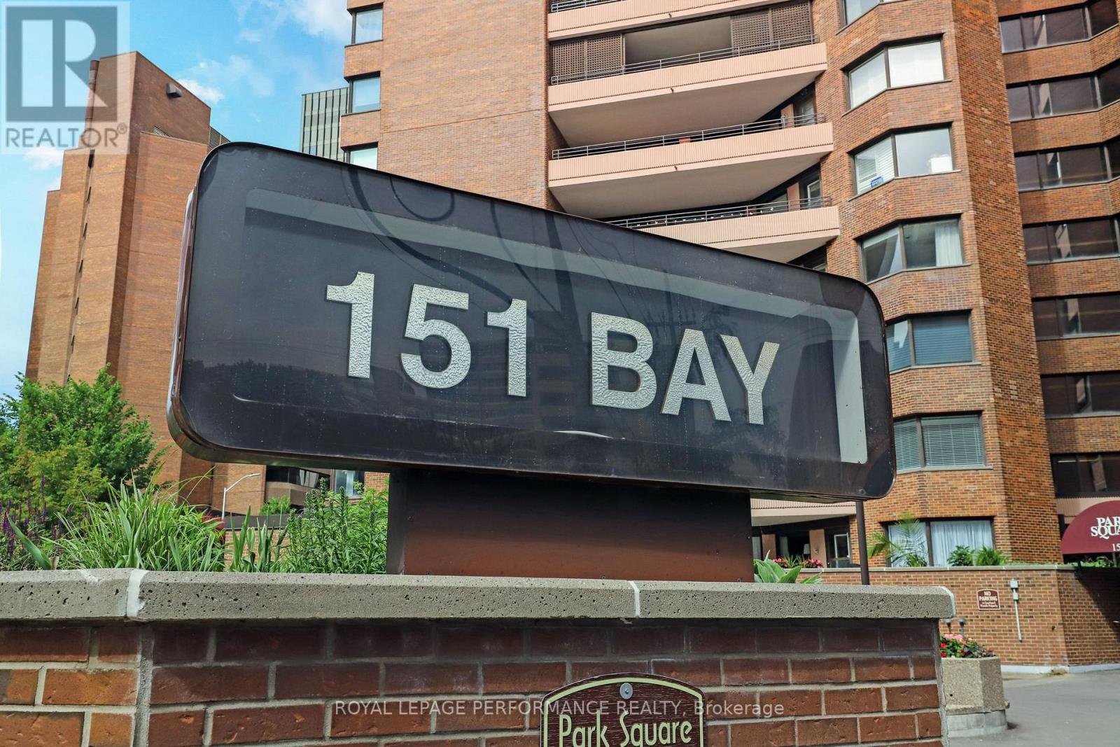 802 - 151 BAY STREET|Ottawa, Ontario K1R7T2