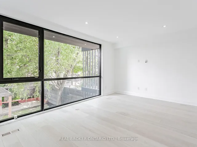 Additional image 32 of 82 Burlington St