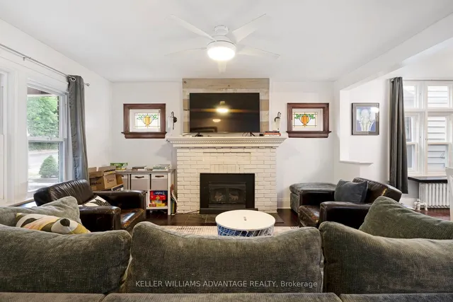 Additional image 5 of 585 Woodbine Ave