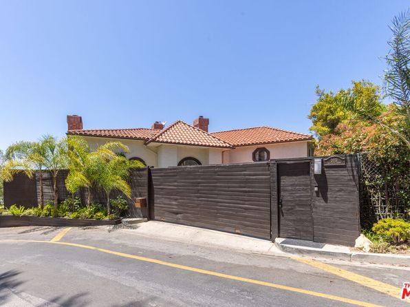 2651 La Cuesta Dr, Los Angeles, CA 90046