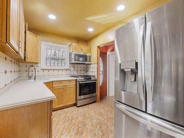 675 Saratoga Ave, Brooklyn, NY 11212