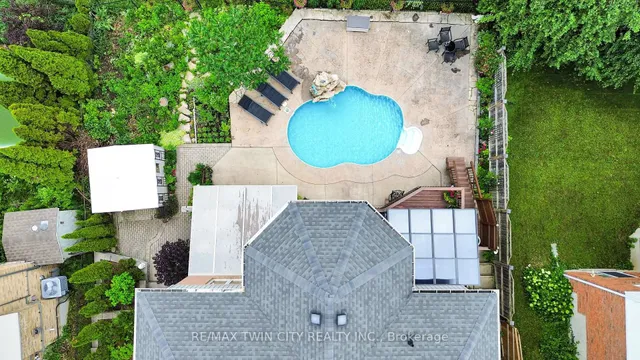 Additional image 44 of 107 Chandos Dr