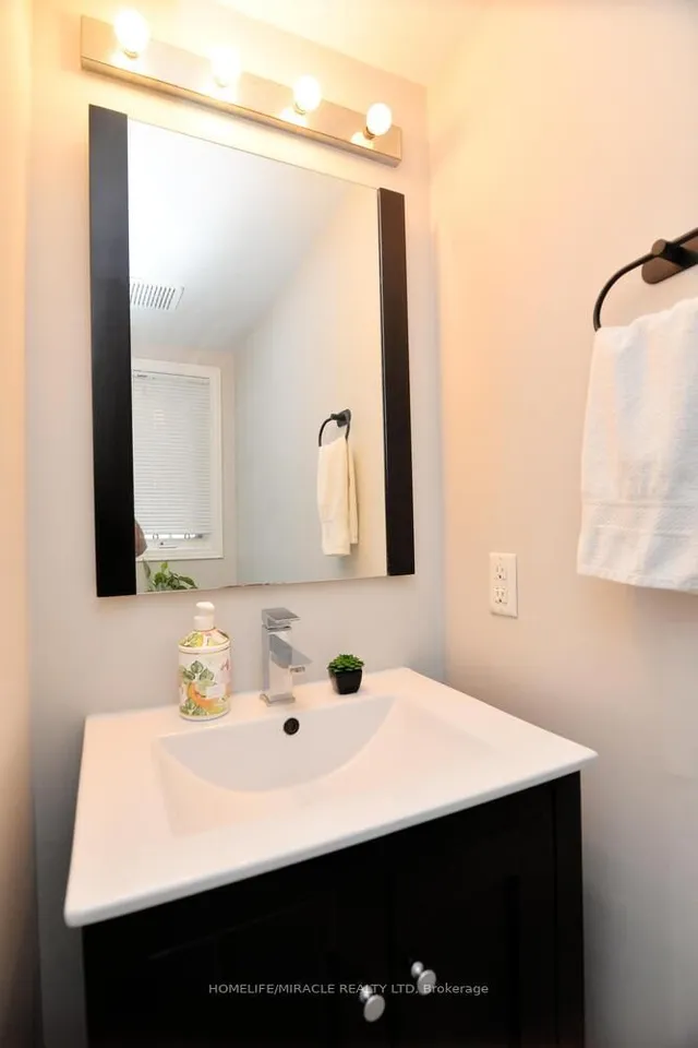 Additional image 25 of 37 Prairie Rose Circ