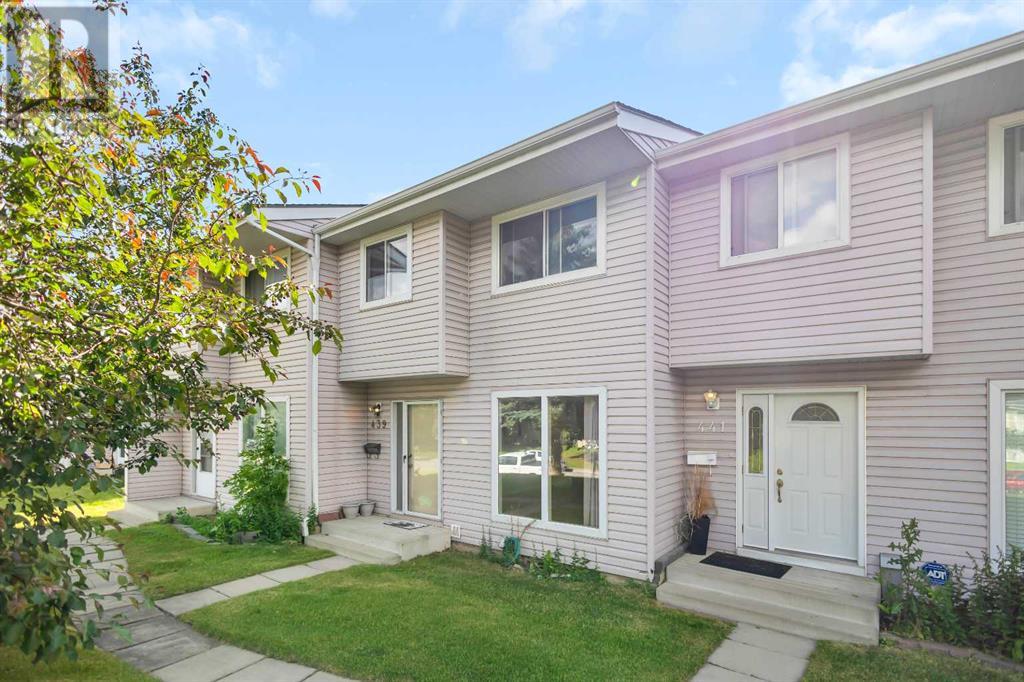 439 40 Street NE|Calgary, Alberta T2A6S1