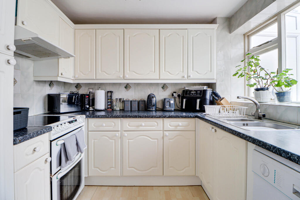 Additional image 17 of Cedarwood Drive, St. Albans, Hertfordshire, AL4