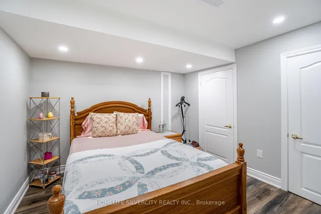 Additional image 37 of 34 Estateview Circ