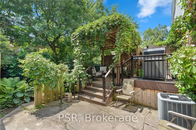 Additional image 37 of 41 Robbins Ave