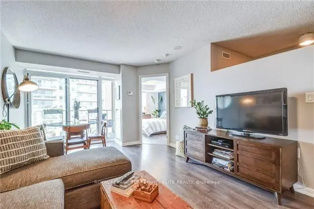 Additional image 8 of 125 Western Battery Rd Unit 2006