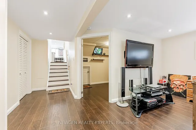 Additional image 21 of 25 Bruce Beer Dr