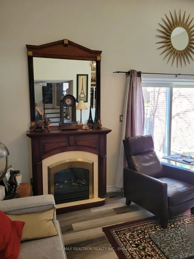 Additional image 23 of 7707 Darcel Ave Unit 26