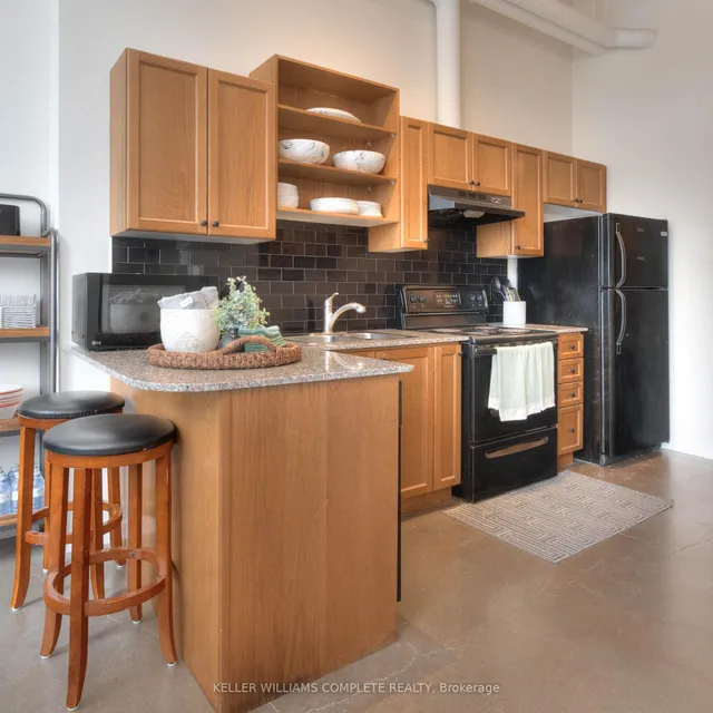 Additional image 5 of 410 King St Unit 108