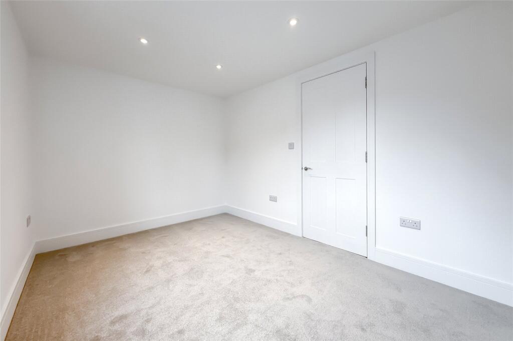 Additional image 18 of West Common, Harpenden, Hertfordshire, AL5