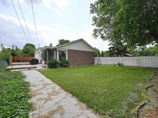 Additional image 45 of 2 Aintree Cres