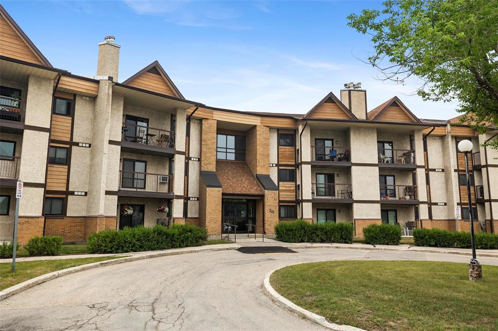 2217 201 Victor Lewis Drive|Winnipeg, Manitoba R3P2A5