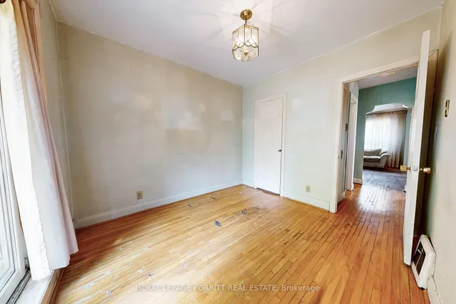 Additional image 17 of 27 Struthers St