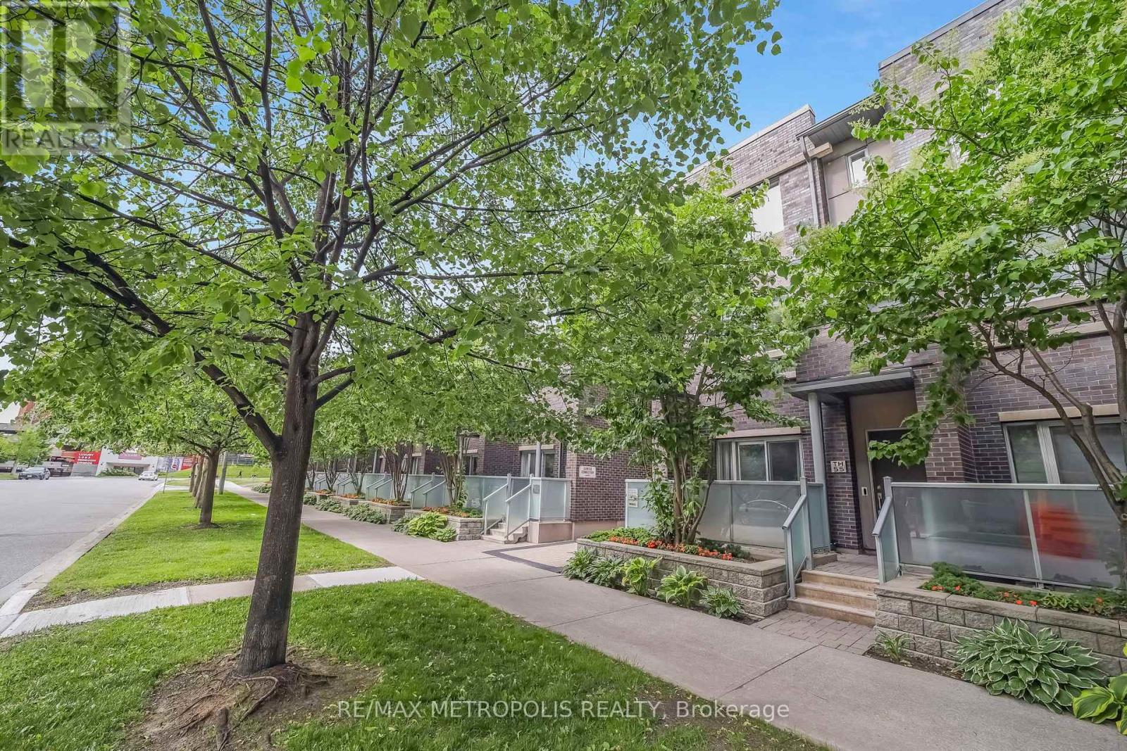 TH55 - 295 VILLAGE GREEN SQUARE|Toronto (Agincourt South-Malvern West), Ontario M1S0L2