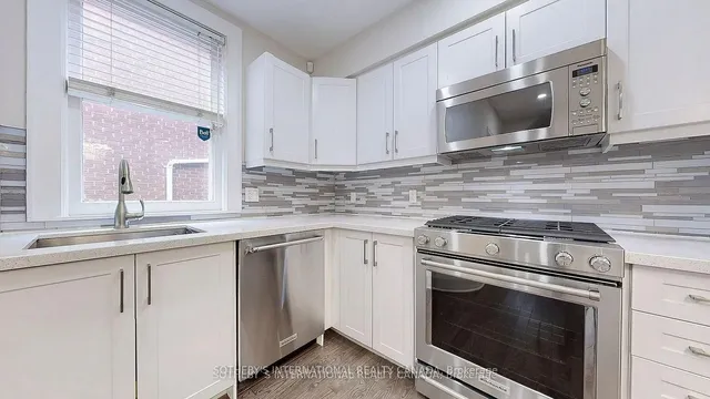 Additional image 24 of 182 Duplex Ave