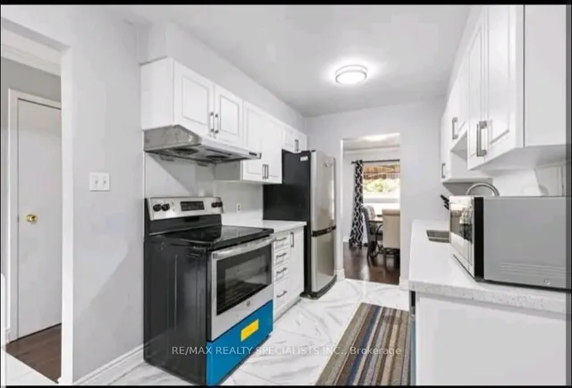 Additional image 33 of 30 Adam St