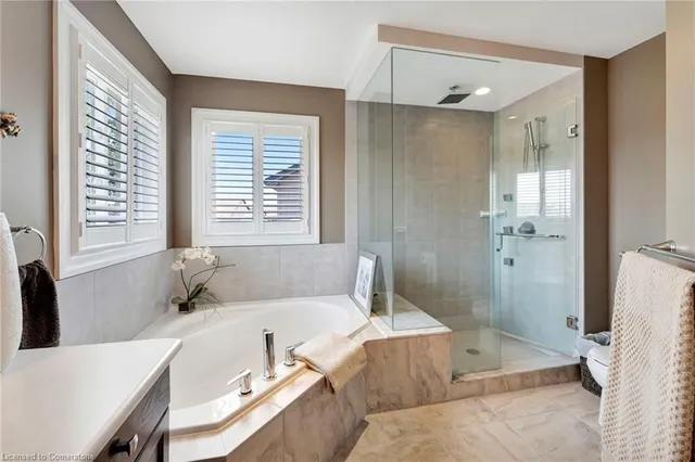 Additional image 24 of 36 Newcastle Crt