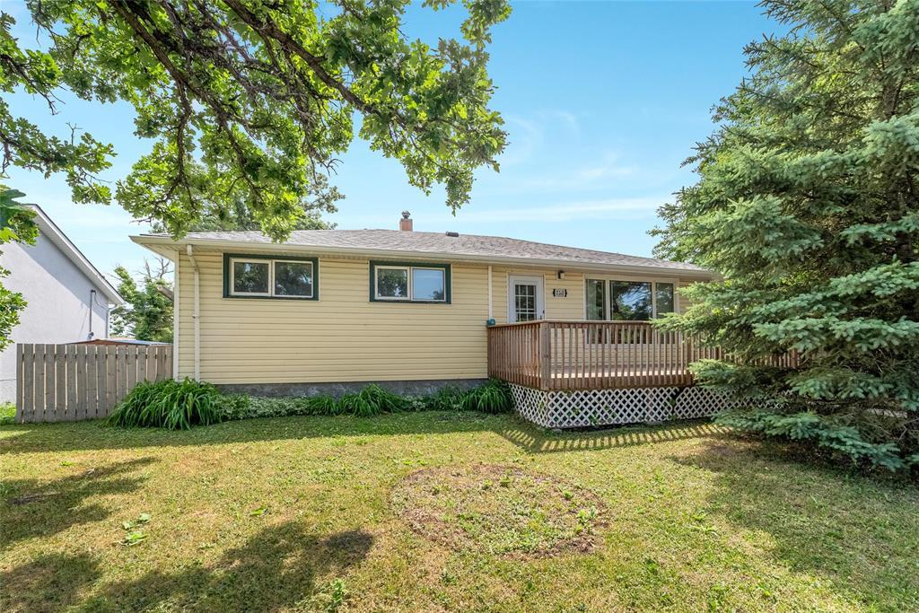 2372 Ness Avenue|Winnipeg, Manitoba R3J1A3