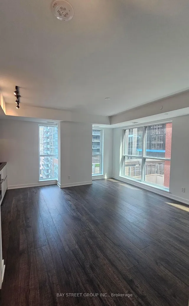 Additional image 14 of 327 King St Unit 702