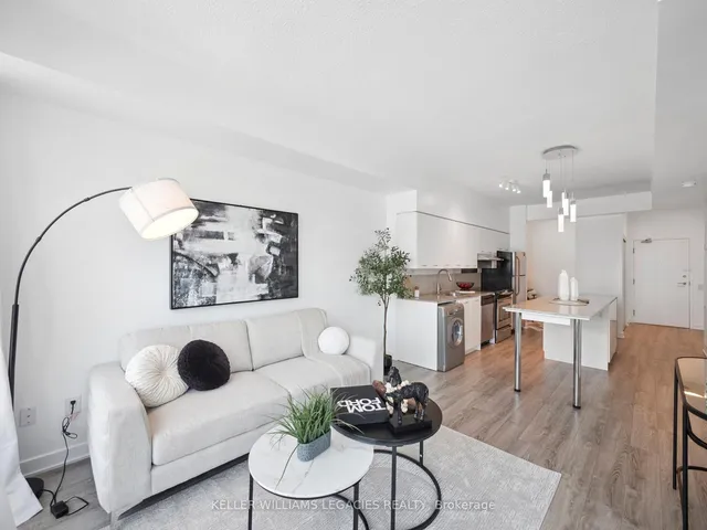 房产图片 2 - 29 Singer Crt 单元 2703