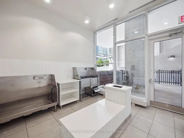 房产图片 21 - 29 Singer Crt 单元 2703