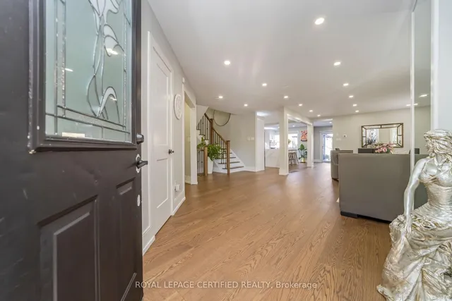 Additional image 5 of 53 Vintage Gate