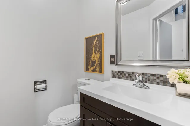 Additional image 11 of 17 Adam St