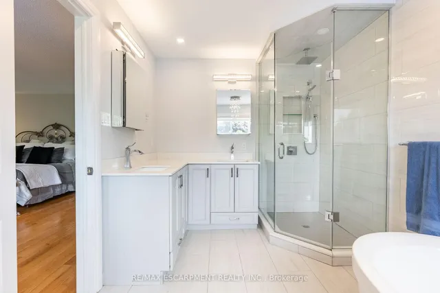 Additional image 26 of 40 Premier Rd