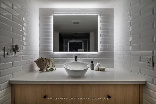 Additional image 19 of 1 Palace Pier Crt Unit 1203