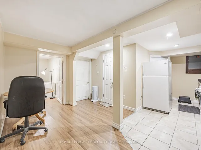 Additional image 20 of 79 John Tabor Tr