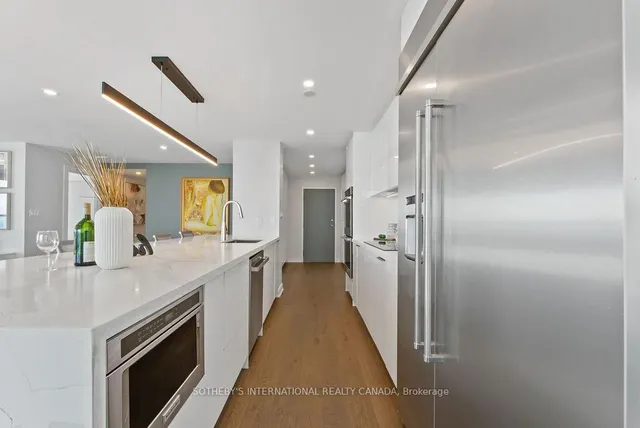 Additional image 15 of 77 Harbour Sq Unit 3208