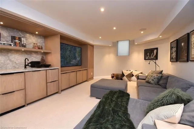 Additional image 39 of 98 Moore Cres