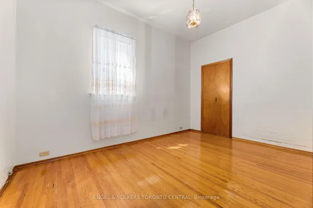 Additional image 9 of 8 Brookfield St