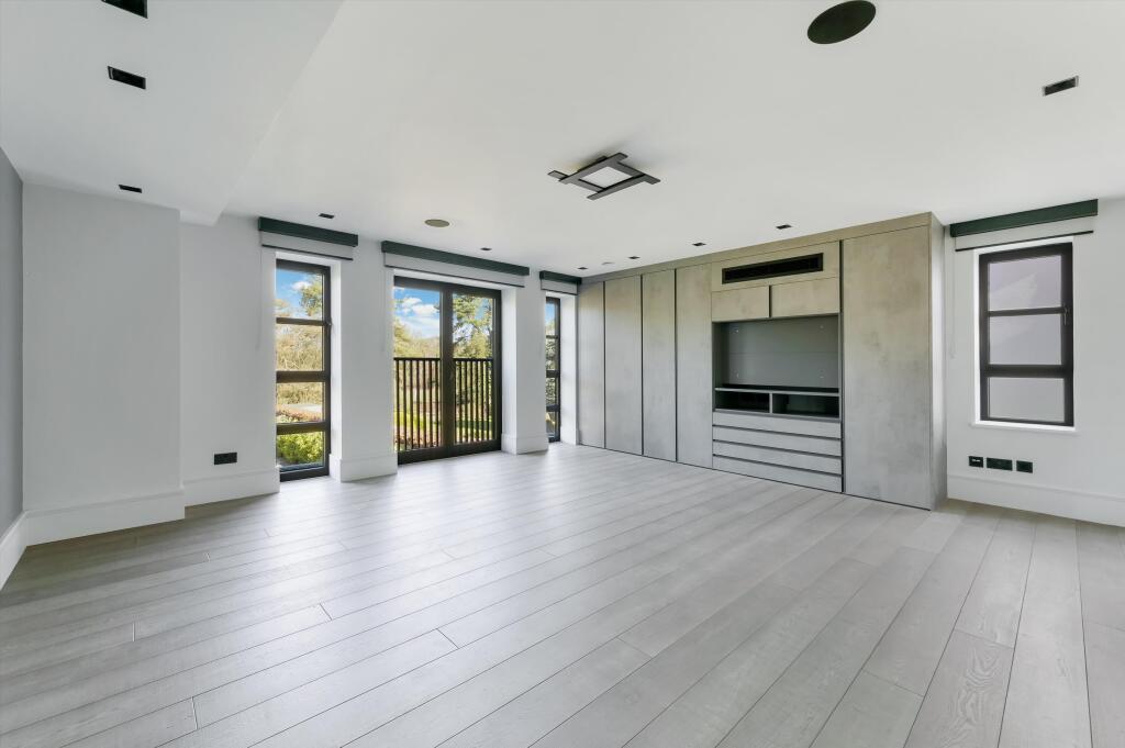 Additional image 40 of Brookmans Avenue, Brookmans Park, Hatfield, Hertfordshire, AL9