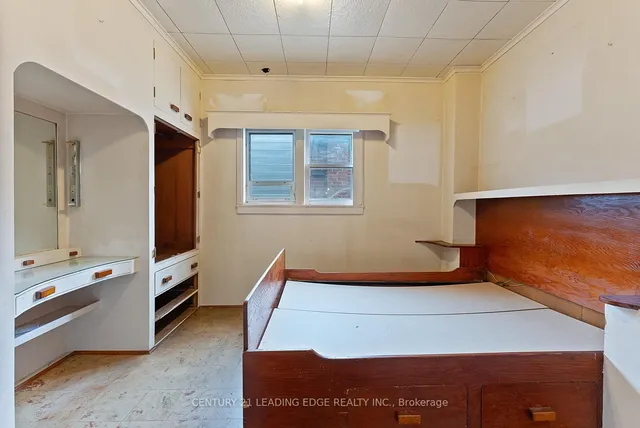 Additional image 8 of 102 Kalmar Ave